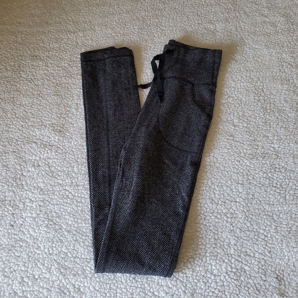 Lululemon Straight Leg Lounge w/ Pockets Size 2